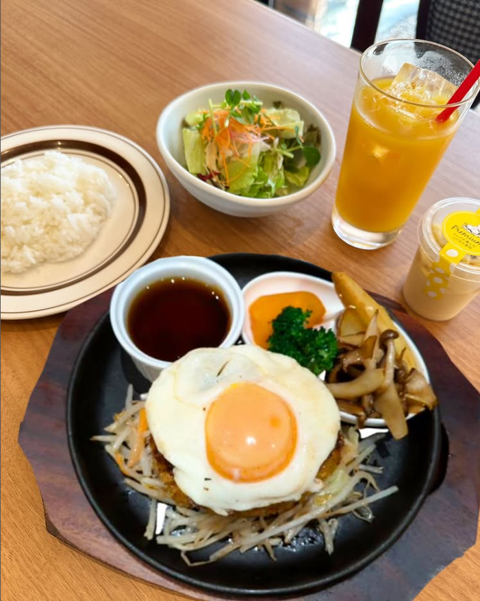 今週の週替わりランチ『てりやき月見ハンバーグ』