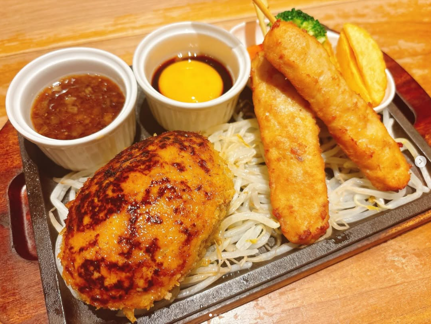 ぎゅう丸ゆめタウン博多店×みつせ鶏本舗 コラボメニュー、本日より販売開始！