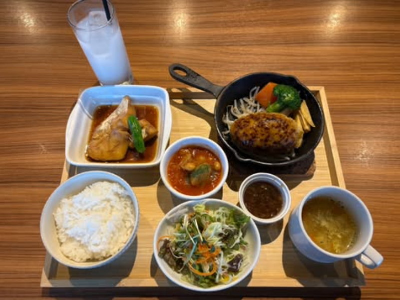 毎週月曜日は1000円ランチの日！今週のラインナップはこちら！