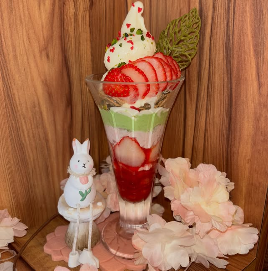 春限定🌸　いちご×ピスタチオの贅沢パフェ登場🍓